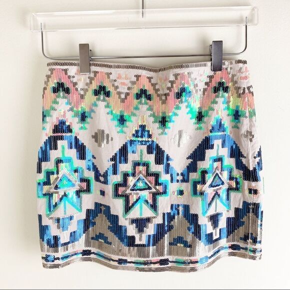 Express Aztec Design Sequin Pull-on Mini Skirt XS NWOT - Picture 3 of 6